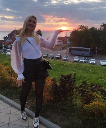 В Москве я знаю все самые зажигательные места для необычных встреч. Фото в моем профиле подтверждают мою красоту и сексуальность. У меня есть все, чтобы разбудить в тебе самые заветные желания. От нежных ласк до страстных игр - выбор за тобой. Атмосфера, которую я создаю, погрузит нас в мир наслаждения. Мои услуги - это не только физическое удовлетворение, но и незабываемое эмоциональное путешествие. Звони, чтобы узнать больше и ощутить всю горячую страсть в моих объятиях. ⭐⭐⭐⭐⭐ Людмила